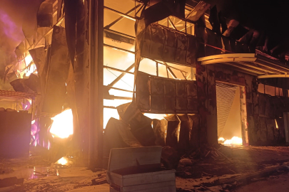 Sünger Deposu Alev Alev Yandı