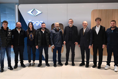 BTSO Yönetiminden Bursa’daki İlk Togg Deneyimleme Merkezi’ne Ziyaret