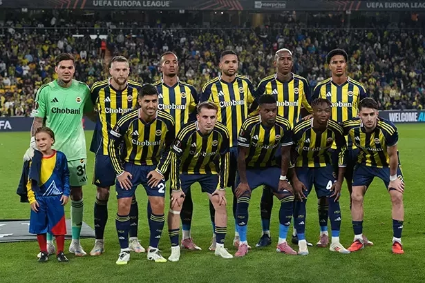 Fenerbahçe'de Şok Ayrılık ! Yıldız Oyuncu Ayrılıyor mu ?