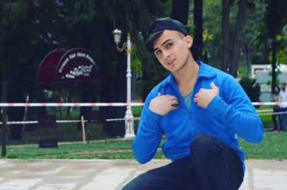 Kaldırımda arkadaşını bekleyen genç seken kurşunların isabet etmesi sonucu hayatını kaybetti