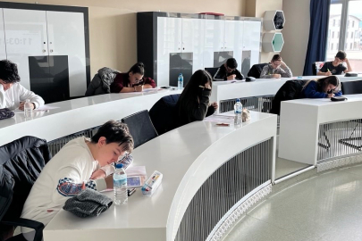 LGS ve YKS'ye hazırlanan öğrenciler, bursluluk sınavlarıyla kendilerini test ediyor