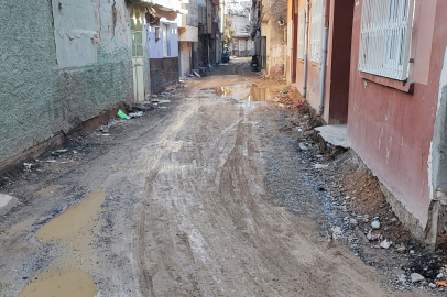 Adana’da bozuk yol isyanı! Seyhan’da yollar köstebek yuvasına döndü