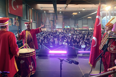 Bursa Mehter takımı Paris'te sahne aldı