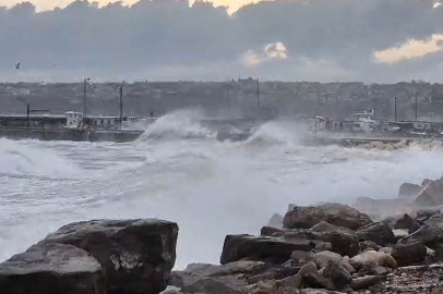 Silivri Sahilinde lodos alarmı: Bir kadın yürümekte güçlük çekti