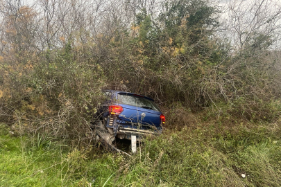 Araç Şarampole Uçtu: Sürücü Ölümden Döndü