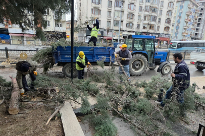Aşırı Rüzgar ve Fırtına Hayatı Olumsuz Etkiliyor