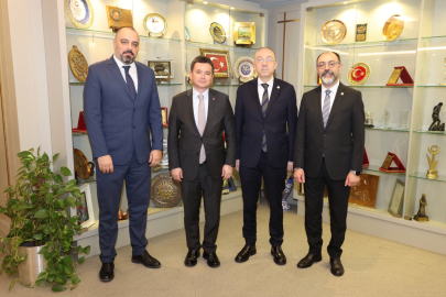 Başkan Aydın’dan Türk Eczacıları Birliği’ne Hayırlı Olsun Ziyareti