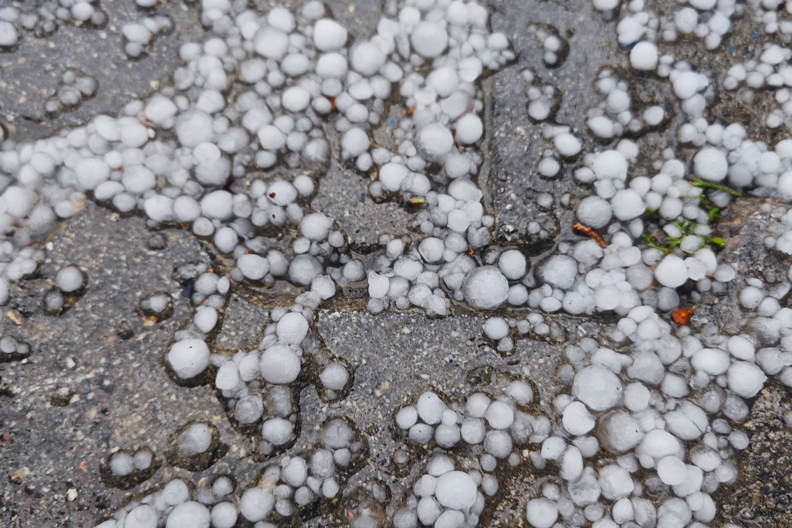 Hatay'da dolu yağışı