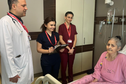 Akciğerdeki hava kaçağı karın bölgesinden alınan dokuyla kapatılarak iyileştirildi