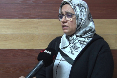 Asker kamufulajı giydi, apolet takıp poz verdi, hatta yanındaki askere bile emir verdi