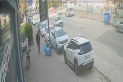 Bursa'da lodos alarmı: Düşen tabeladan son anda kaçtı