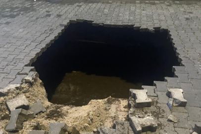 Yol çökünce ortaya çıkan manzara korkuttu, polis alarma geçti!