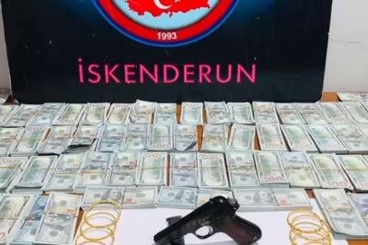 Hatay’da şok baskın: Araçtan 1 milyon dolar sahte para çıktı