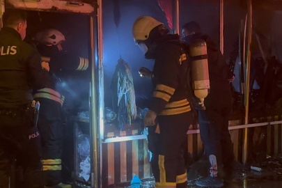 Çantacı Dükkânı Alev Alev Yandı