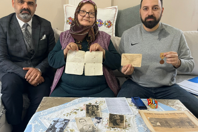 75 Yıllık Mektupları Özenle Saklıyor