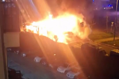 İETT Halk Otobüsü Alev Alev Yandı