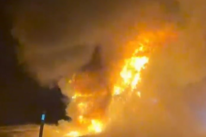 Seyir Halindeki Tır Alev Alev Yandı