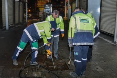 Tarihi çarşı ve hanlar bölgesinde gece mesaisi
