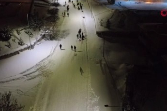 Demirözü'nde Kızak Festivali: Eksi 20 derecede halay çektiler, kızaklarla kaydılar