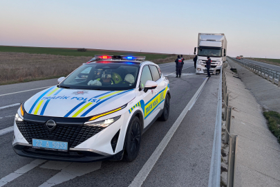 Tır Bariyerlere Çarparak Durdu!