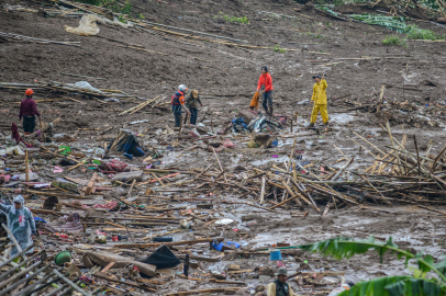 Toprak kaymasında can kaybı 16’ya yükseldi