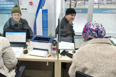 Çiftçiye tohum, gübre ve tavuk desteği