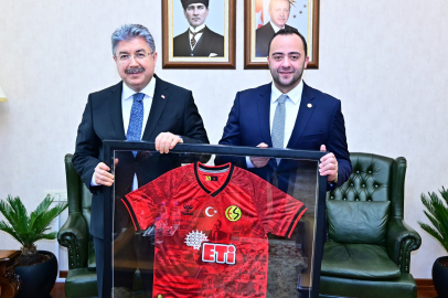 Vali Yılmaz'a Anlamlı Ziyaret!