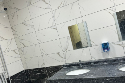 SKANDAL!...OKUL TUVALETLERİNDE KAMERA