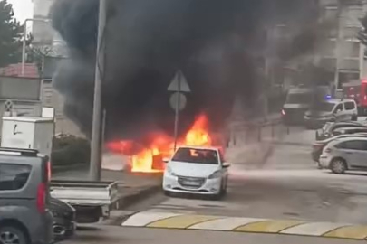 Yanan araç art arda patladı