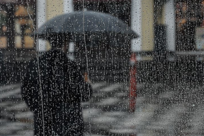 Sağanak yağış hayatı olumsuz etkiliyor