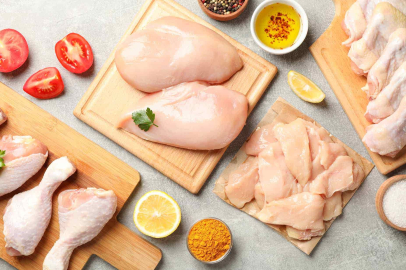 Sosyal medyada tartışma yaratan soru: Tavuk yıkanmalı mı?