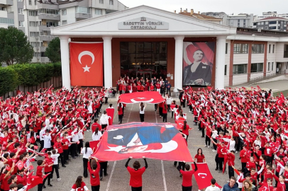 Bin yürek, bin bayrak!