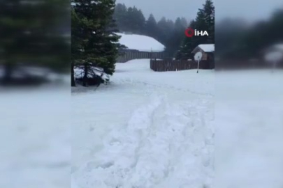 Uludağ’da kardan heykel sanat eserini aratmadı