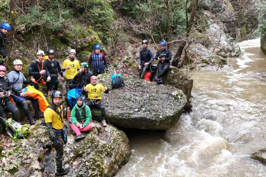 Yağmur ve kar sularıyla coşan kanyonu geçen sporcu böyle konuştu