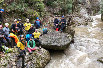 Yağmur ve kar sularıyla coşan kanyonu geçen sporcu böyle konuştu