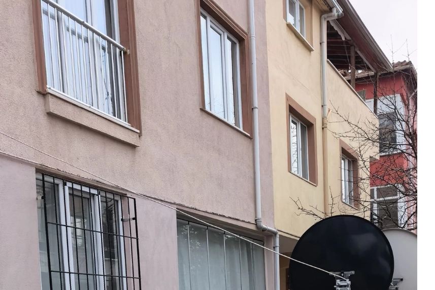 Bursa'da 2 yaşındaki çocuk pencereden düştü