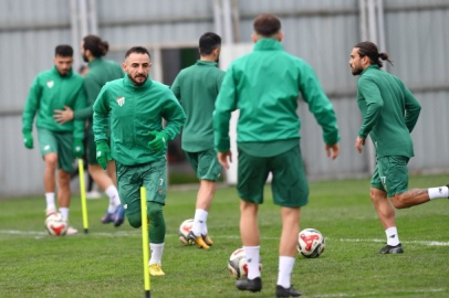 Bursaspor'da Kırklarelispor mesaisi sürüyor