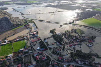 Afetin boyutu havadan görüntülendi