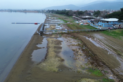 İznik Gölü'nde kuraklık alarmı