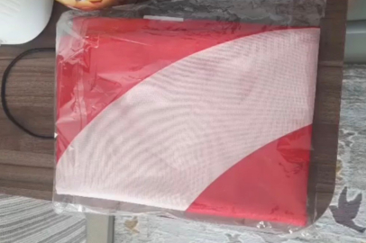 Bursa'da kuryeden bayrak hassasiyeti