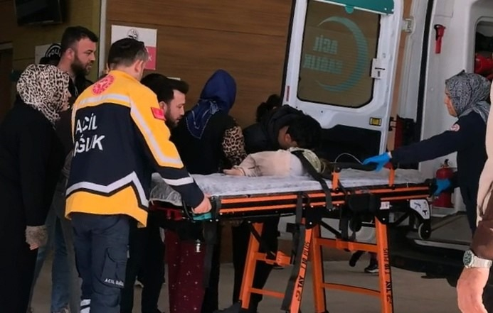 Villanın ikinci katın merdivenlerinden inmek isterken yuvarlandı