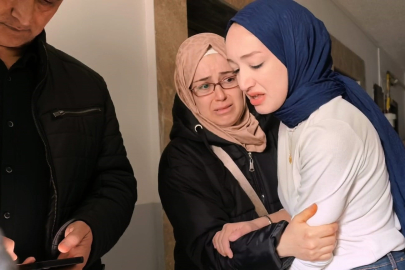 Öfkeli genç ablasını bıçakla rehin aldı