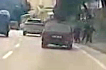 Çocukların üzerine araç sürdü, hiçbir şey olmamış gibi devam etti