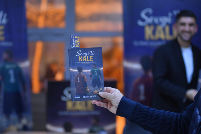 Kendi kitabını yazan ilk futbolcu