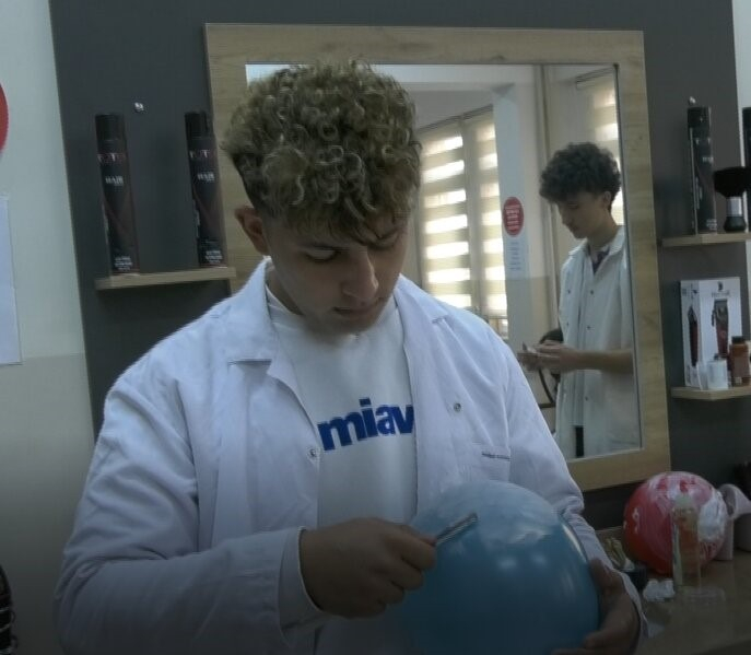 En büyük hayali bakanı traş etmek