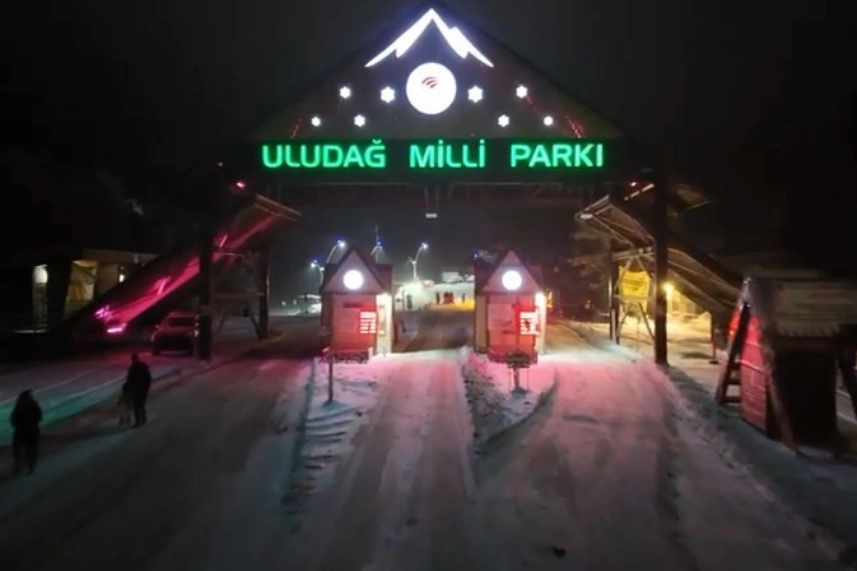 Uludağ'da kar kalınlığı 160 santime ulaştı