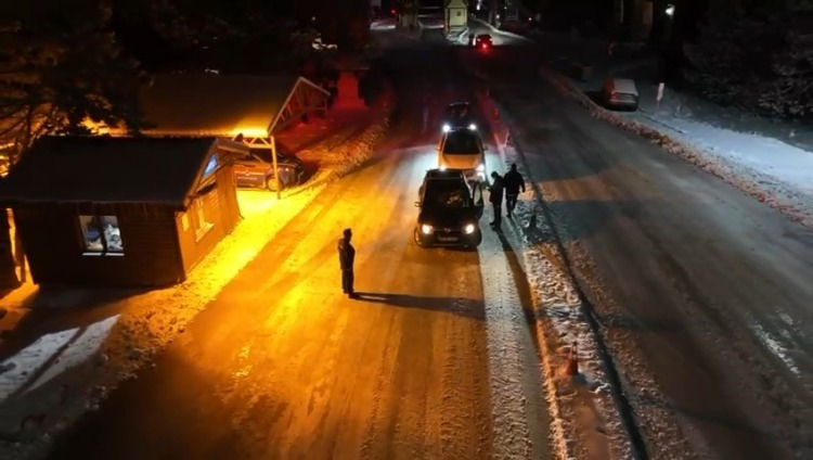 Zirveye çıkmak isteyen sürücüler kontrol noktalarında tek tek durduruldu