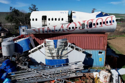 hurdacıdaki Boeing 747 uçak görenleri şaşkına çeviriyor