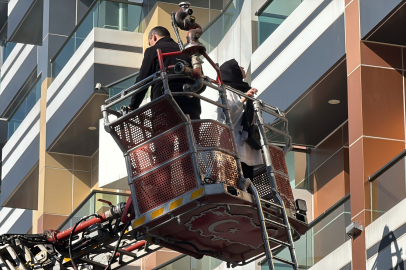 Otel yangınında mahsur kalan 8 kişi kurtarıldı