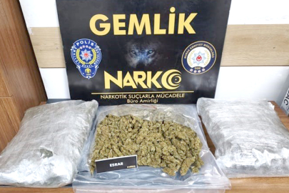 Zehir tacirine büyük darbe: 3,7 kilo esrar ele geçirildi